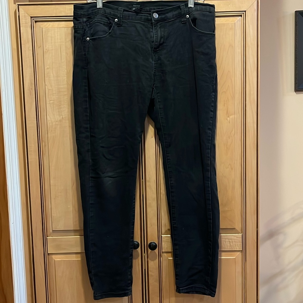 Forever 21 Black Straight Leg Jeans Size 31